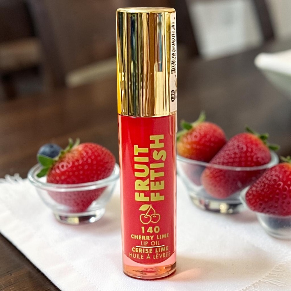 Milani Fruit Fetish Lip Oil 140 Cherry Lime 0.14oz Translucent Red Tint